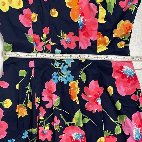 Floral Sleeveless Dress Box Pleats Princess Seams Crew Neckline Size 4 - Picture 8 of 10